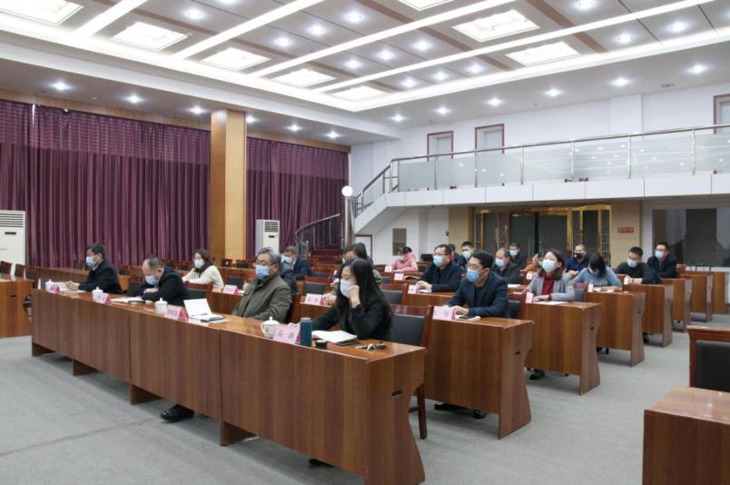 市能源集團公司召開(kāi)新任職中層干部集體談話(huà)會(huì )議(圖2)