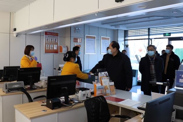市能源集團汪德剛一行春節假期看望慰問(wèn)堅守崗位員工(圖3)