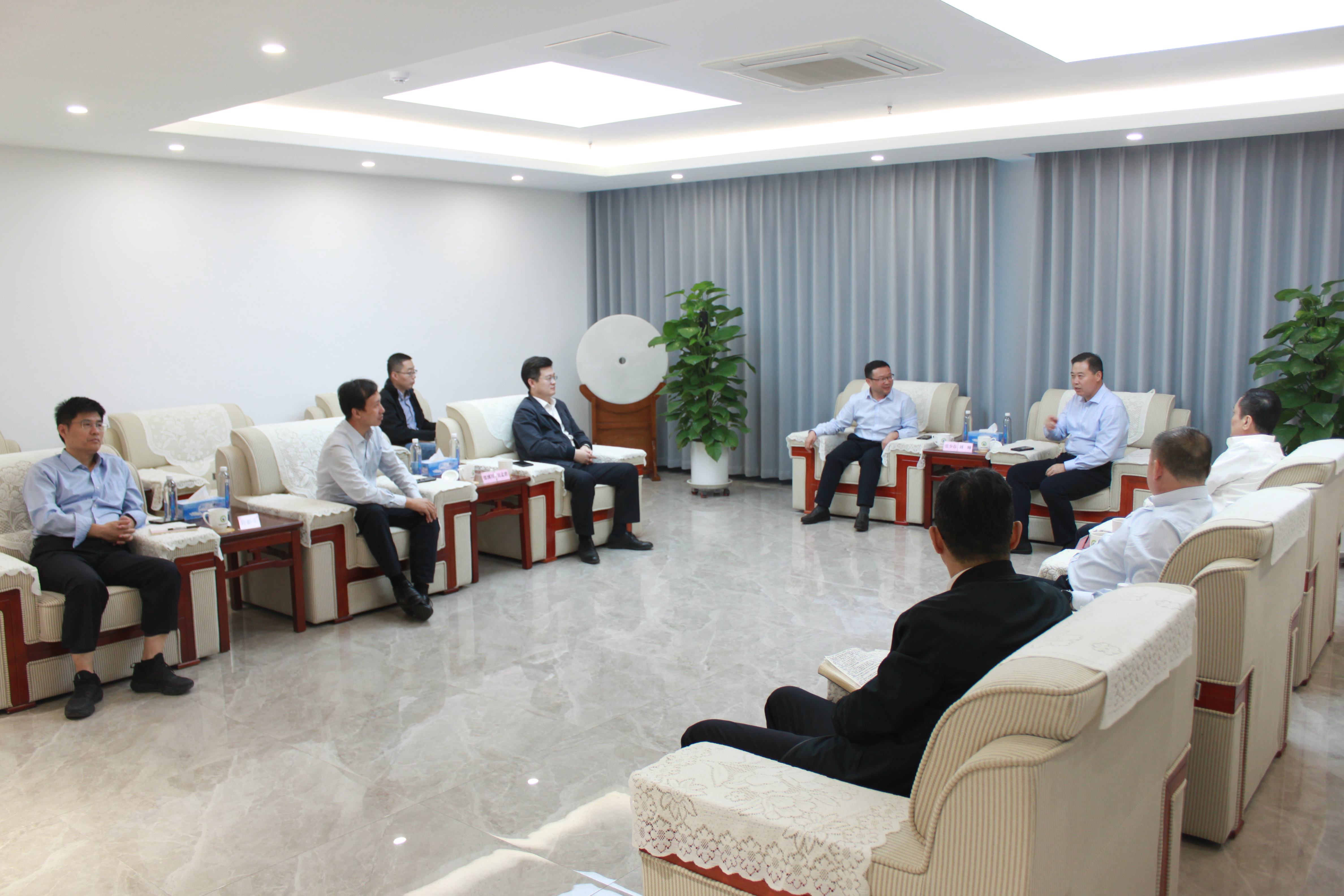 中石化天然氣分公司山東銷(xiāo)售中心到市能源集團座談交流(圖2)